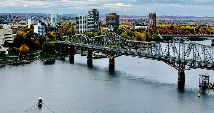 Alexandra Bridge in Ottawa, a bridge of national historic importance